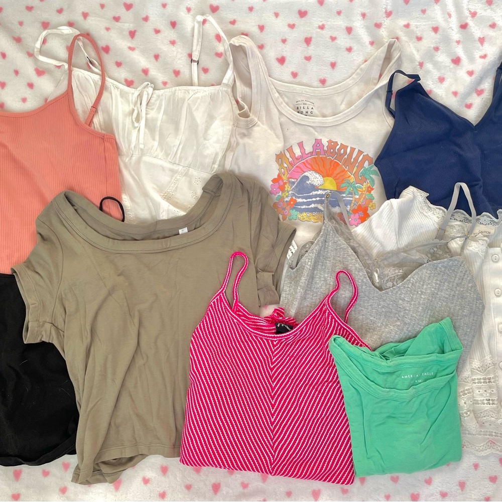 Summer bundle! 10 tees and tanks from various trendy brands